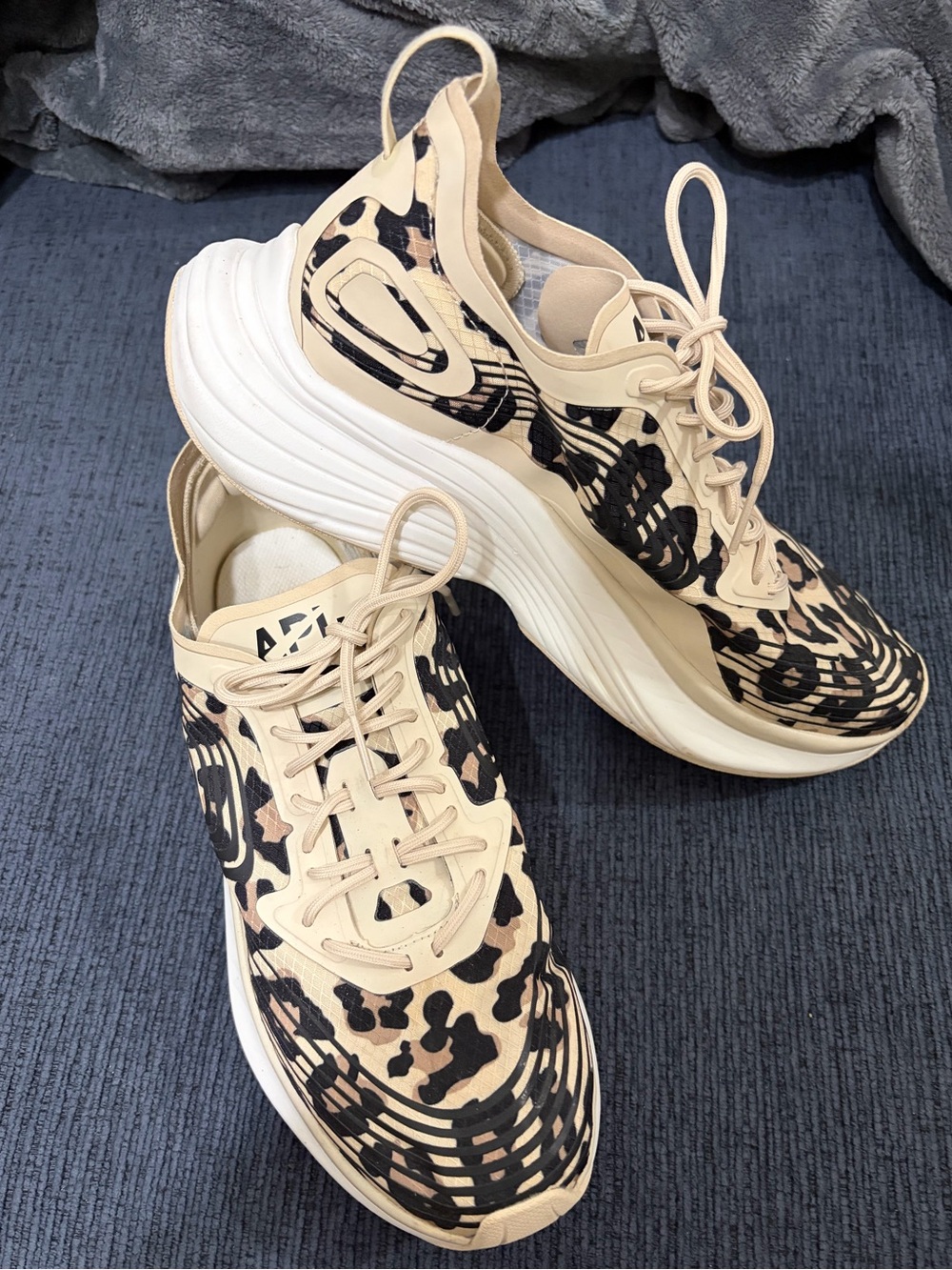 APL Women’s Sneaker Size 9